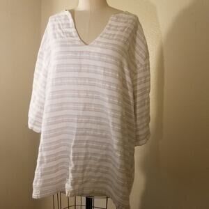 Natural Fiber V- Neck Neutrals Top by Elan 100% Cotton